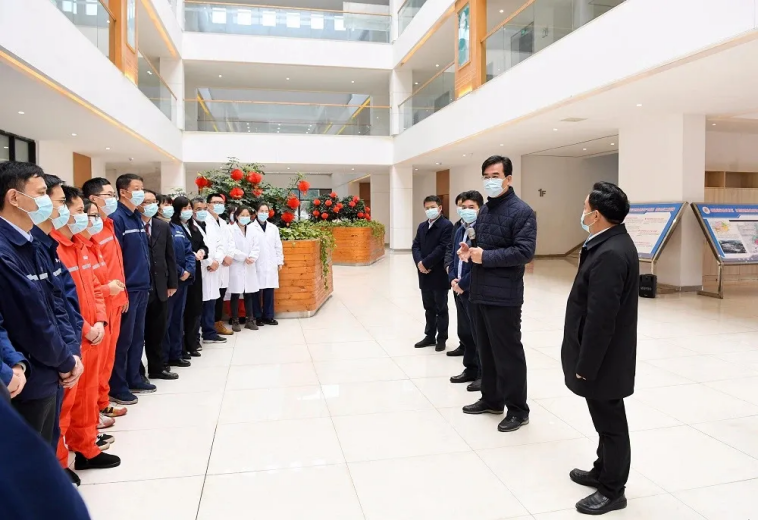 貴州省委副書(shū)記、省長(zhǎng)李炳軍慰問(wèn)西部產(chǎn)業(yè)基地駐地人員