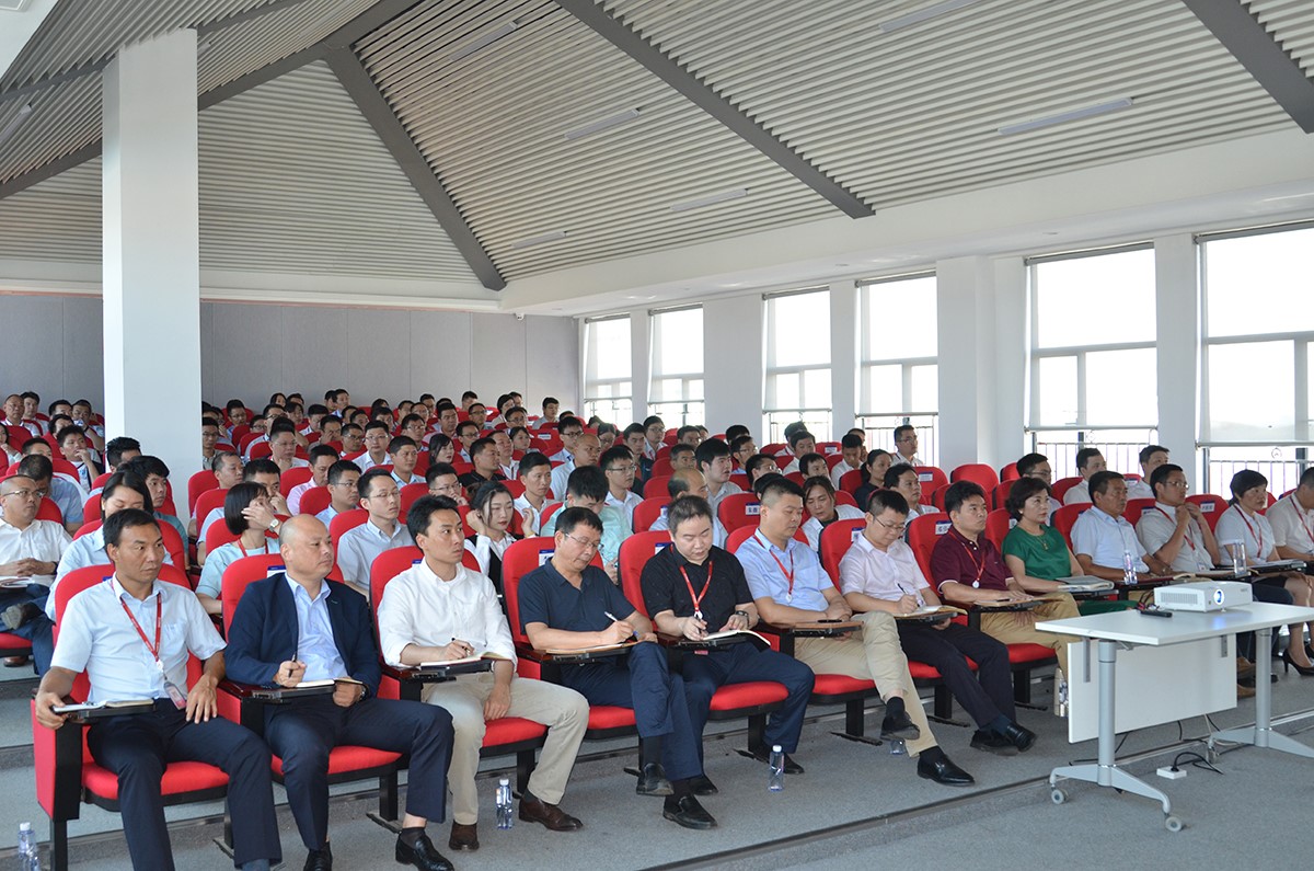 抓好技術(shù)創(chuàng)新，聚焦全球布局丨中偉新材料2019半年度干部會(huì)議召開