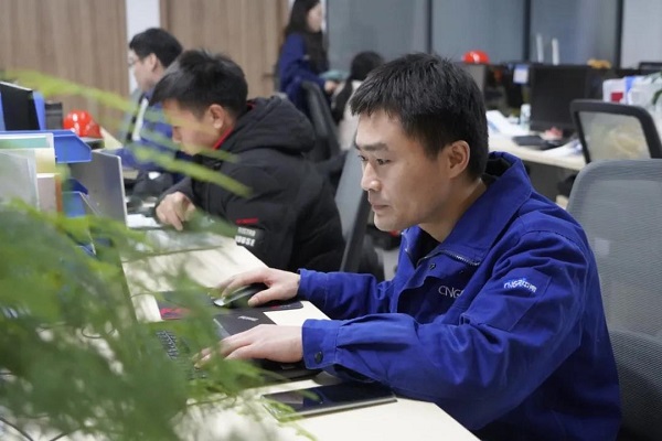 中偉明星講師丨肖坤：八年深耕一線，三尺講臺(tái)育“中堅(jiān)”