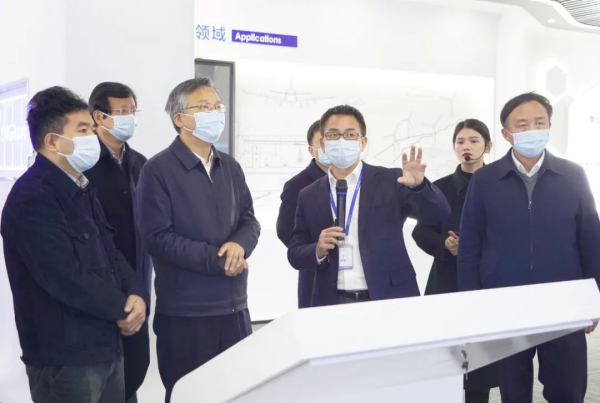 堅(jiān)持創(chuàng)新驅(qū)動 搶抓先發(fā)優(yōu)勢丨湖南省常務(wù)副省長李殿勛調(diào)研中偉寧鄉(xiāng)產(chǎn)業(yè)基地